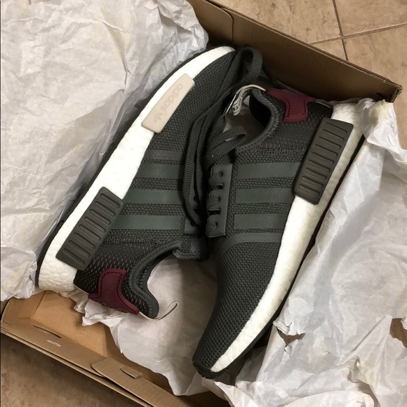 ADIDAS Women’s NMD R1 - Picture 2 of 5
